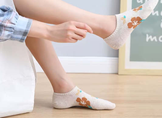 Calcetines cortos de algodón para damas con estampado (Compra minima 4 pares)